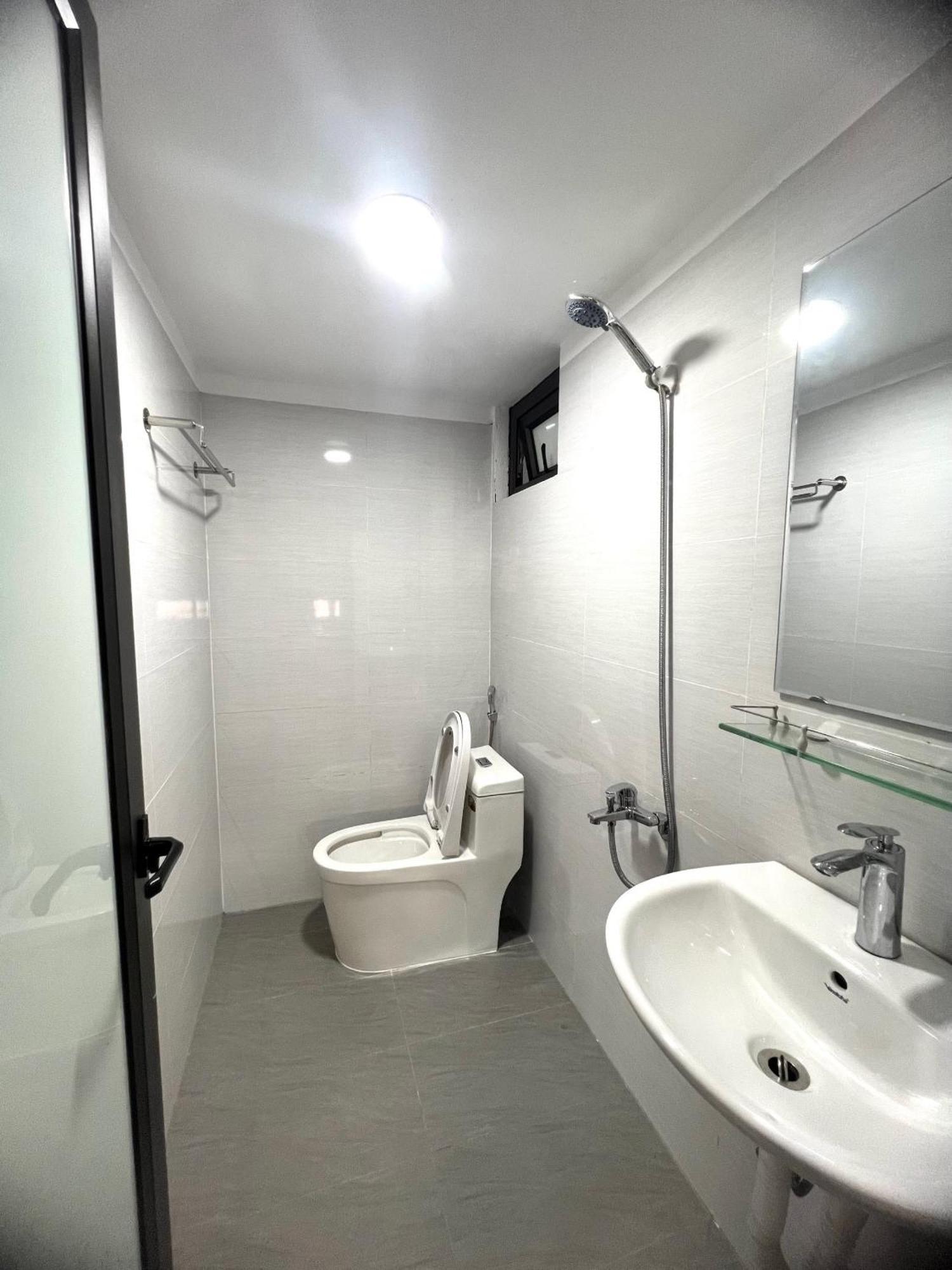 Era Apartment Khuc Thua Du Hanoi Exterior photo